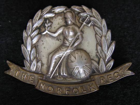 WWI Norfolk Regiment Cap Badge Sweet Heart