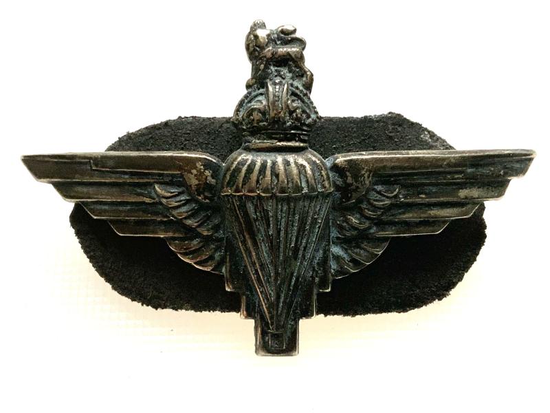 WWII Parachute Regiment Cap Badge