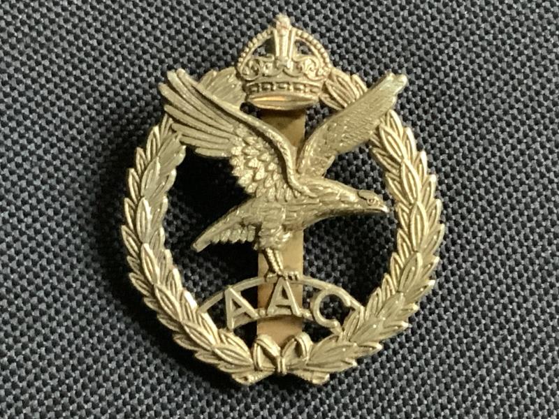 WWII British Army Air Corps Cap Badge