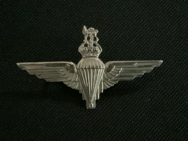WWII British Parachute Regiment Cap Badge