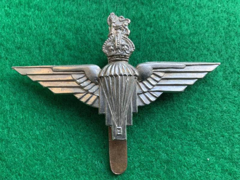 WWII British Parachute Regiment Cap Badge