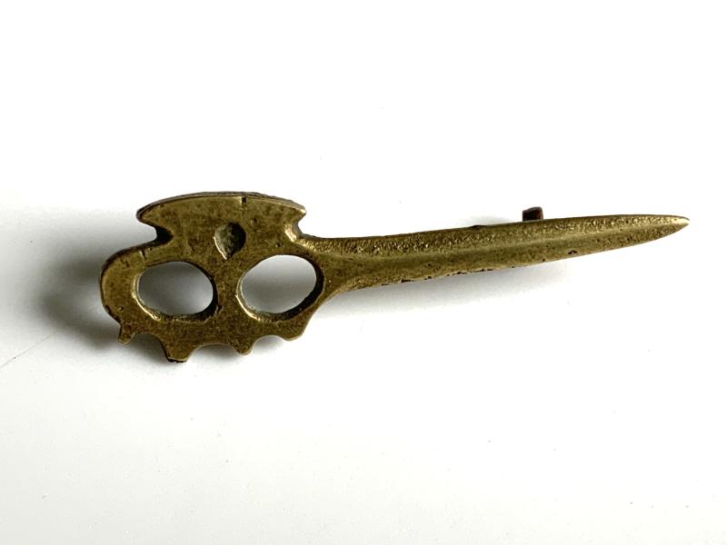 Middle East Commando Cap Badge